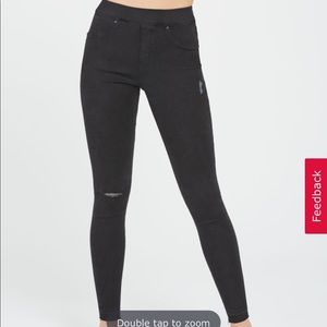 Distressed skinny jeans